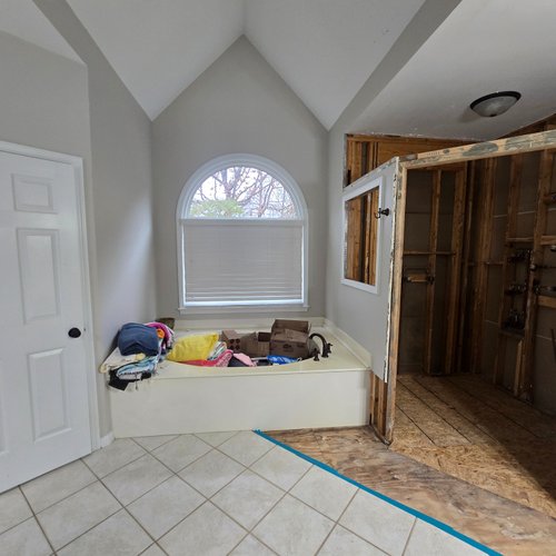 Master bathroom with arched ceiling