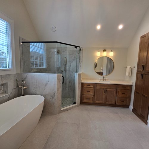 Stone marble tile in an Alpharetta, GA bathroom