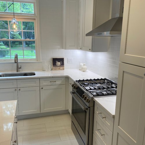 Kitchen makeover by Bridgeport Carpet & Flooring