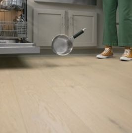 ultrawood floor resistance on scratching
